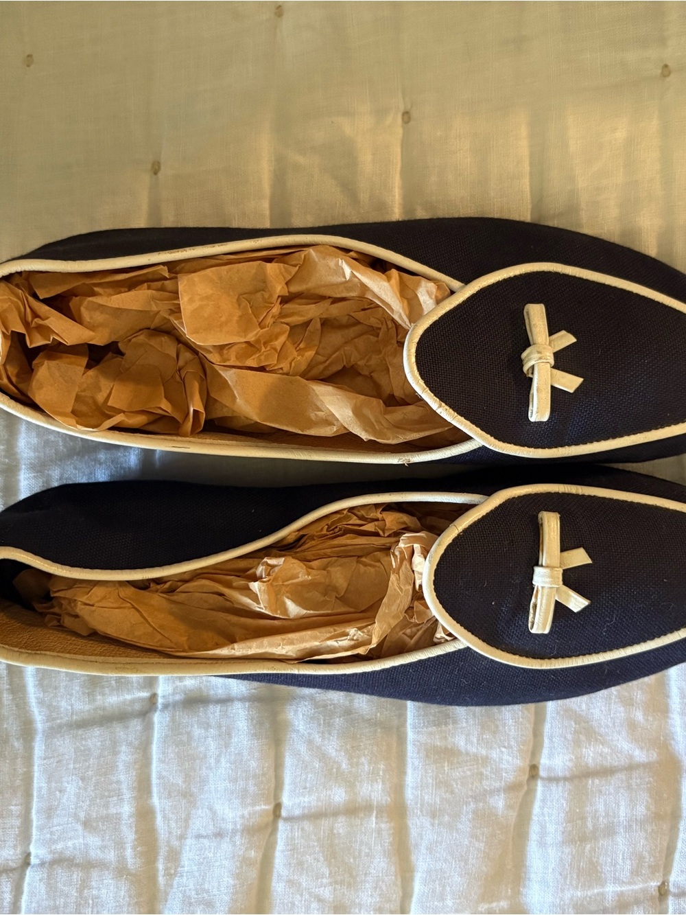 Women’s Travelette Belgian loafers navy with white trim